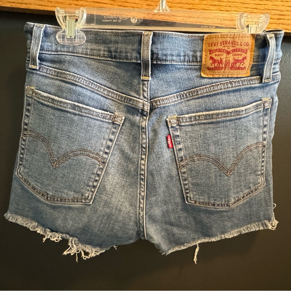 Levi’s Shorts Women